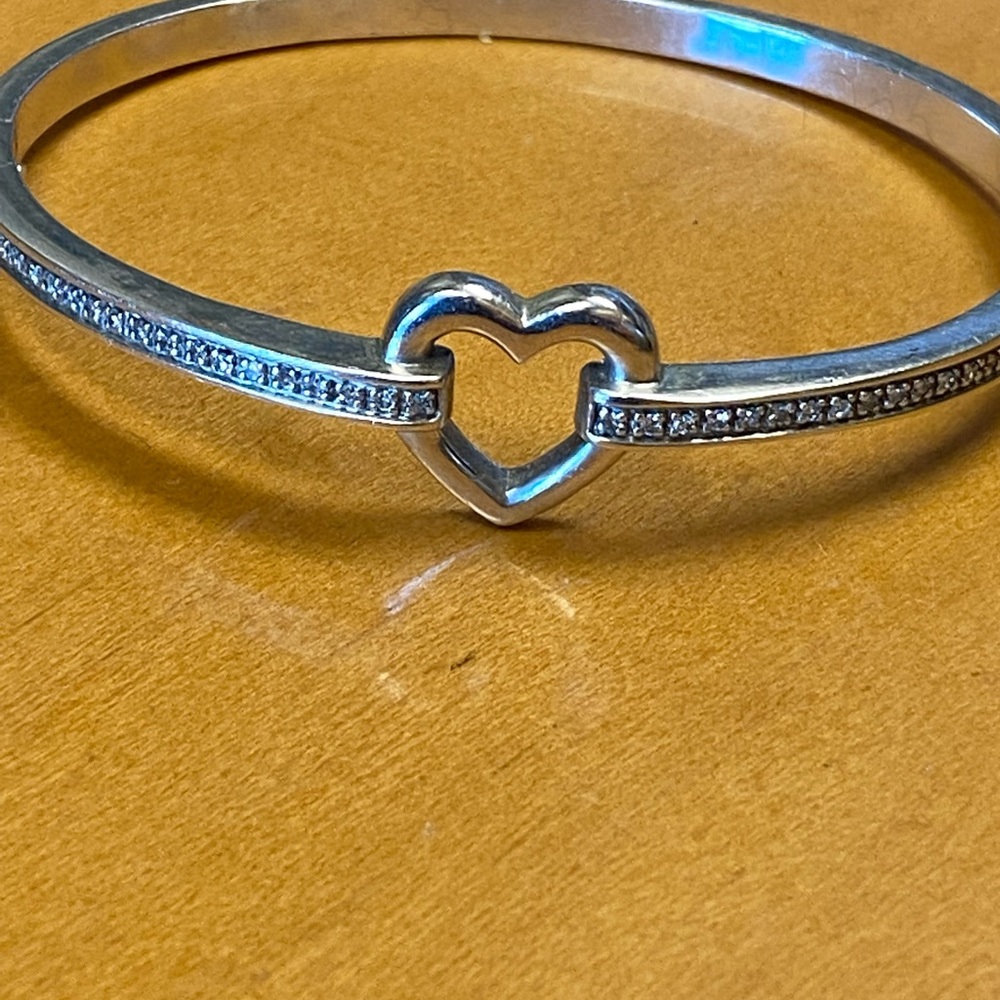 Sterling silver and CZ heart bangle bracelet 7.5”